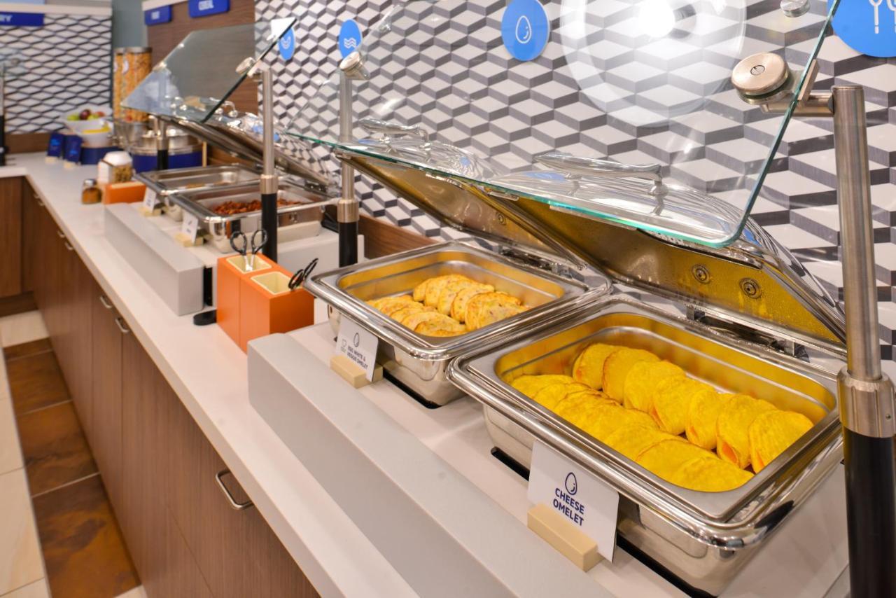 Holiday Inn Express & Suites - Milan - Sandusky Area By Ihg Buitenkant foto