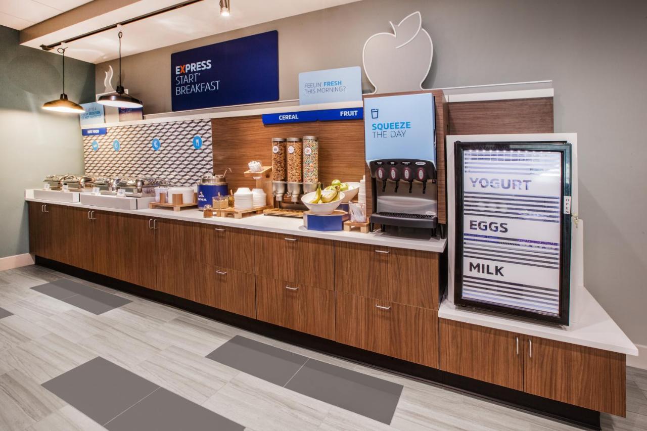 Holiday Inn Express & Suites - Milan - Sandusky Area By Ihg Buitenkant foto