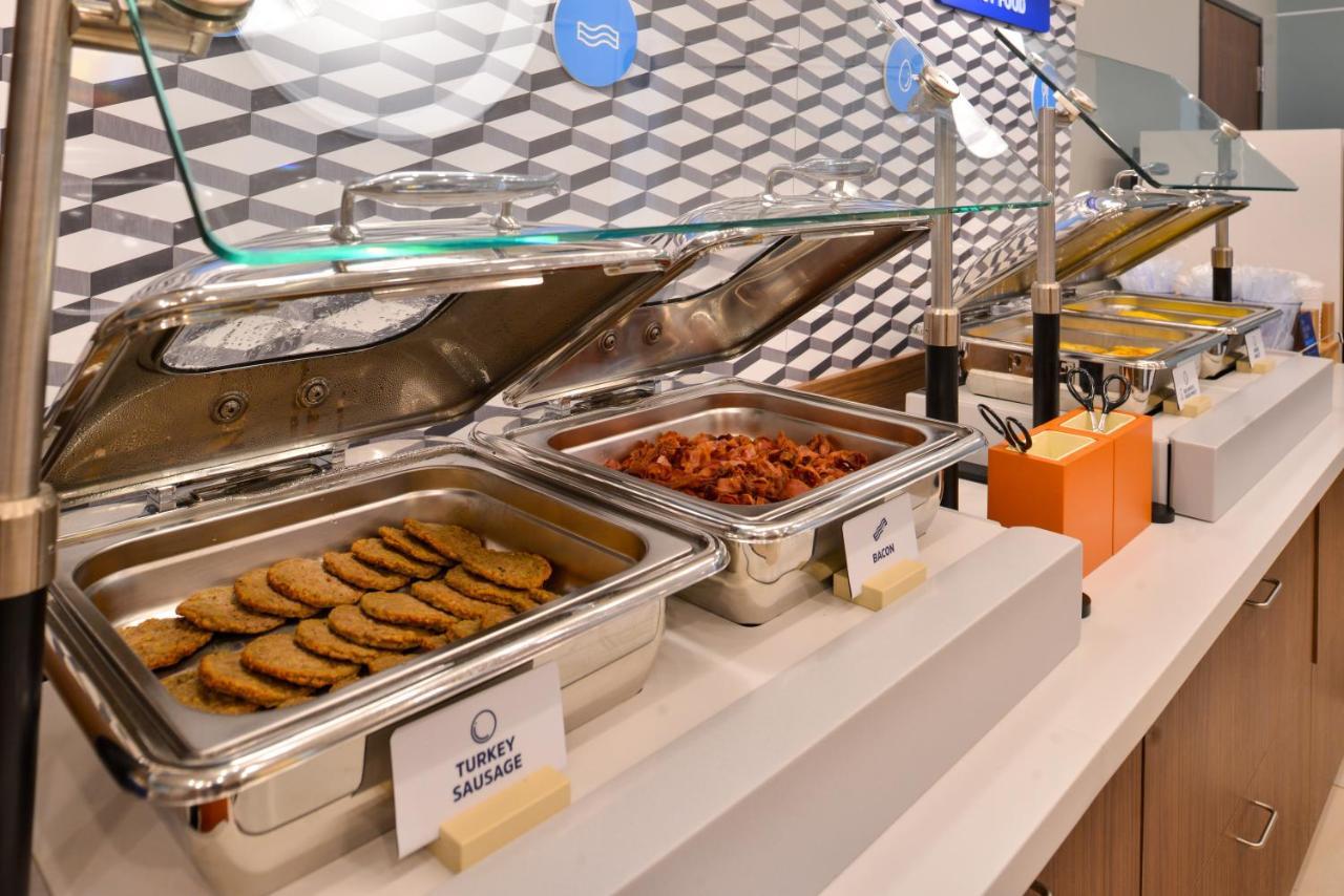 Holiday Inn Express & Suites - Milan - Sandusky Area By Ihg Buitenkant foto