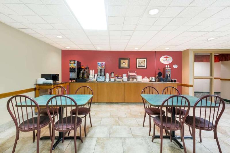 Holiday Inn Express & Suites - Milan - Sandusky Area By Ihg Buitenkant foto