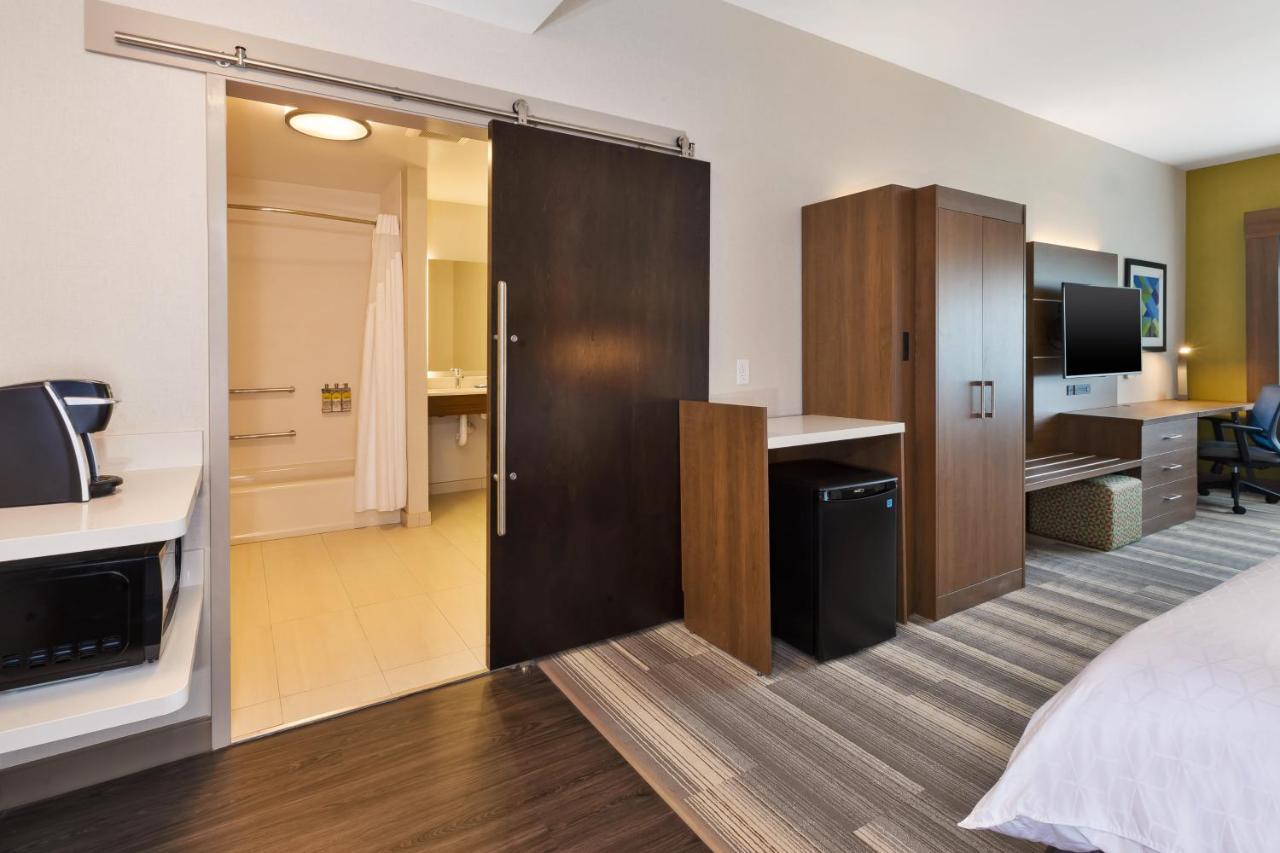 Holiday Inn Express & Suites - Milan - Sandusky Area By Ihg Buitenkant foto