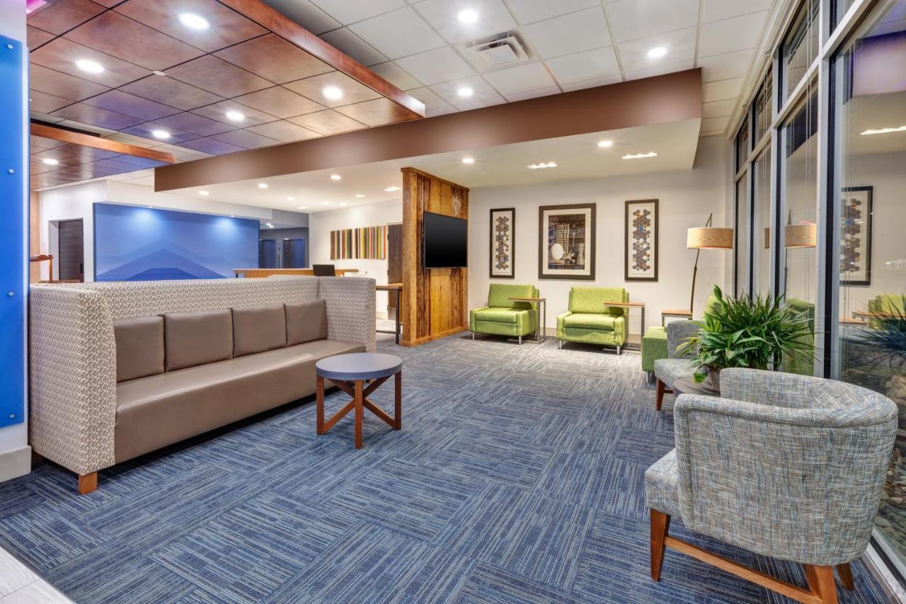 Holiday Inn Express & Suites - Milan - Sandusky Area By Ihg Buitenkant foto