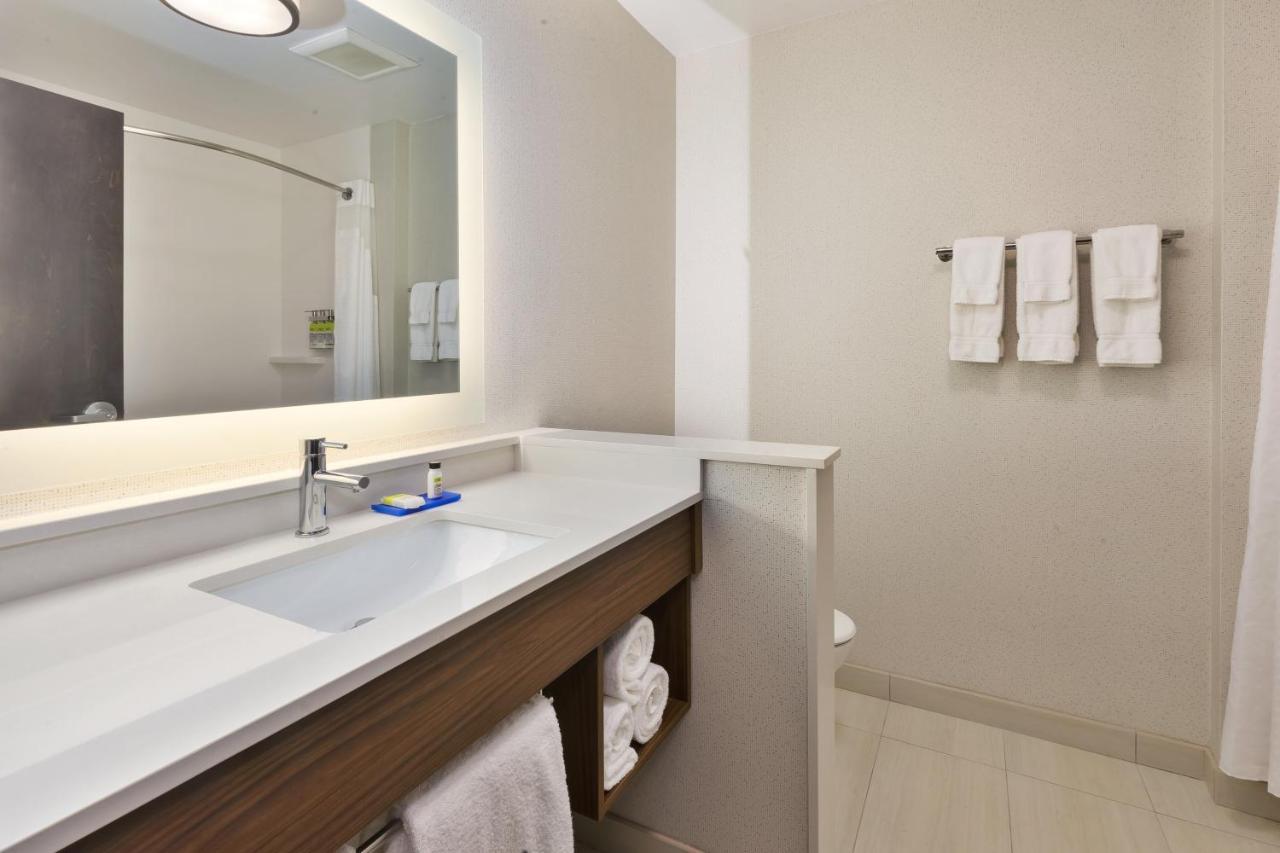 Holiday Inn Express & Suites - Milan - Sandusky Area By Ihg Buitenkant foto