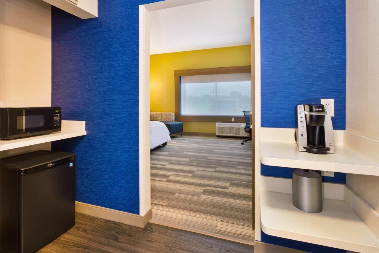 Holiday Inn Express & Suites - Milan - Sandusky Area By Ihg Buitenkant foto