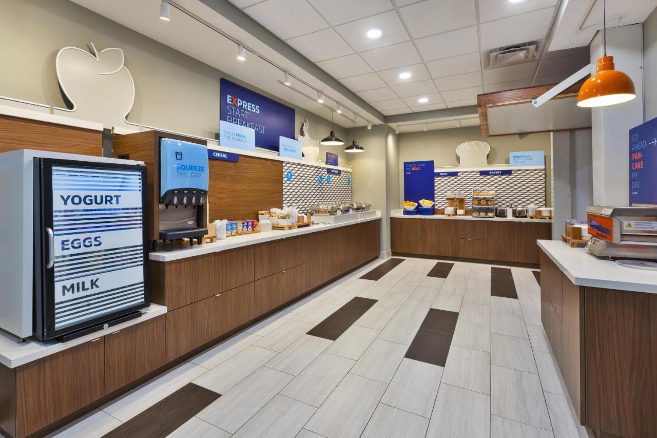 Holiday Inn Express & Suites - Milan - Sandusky Area By Ihg Buitenkant foto