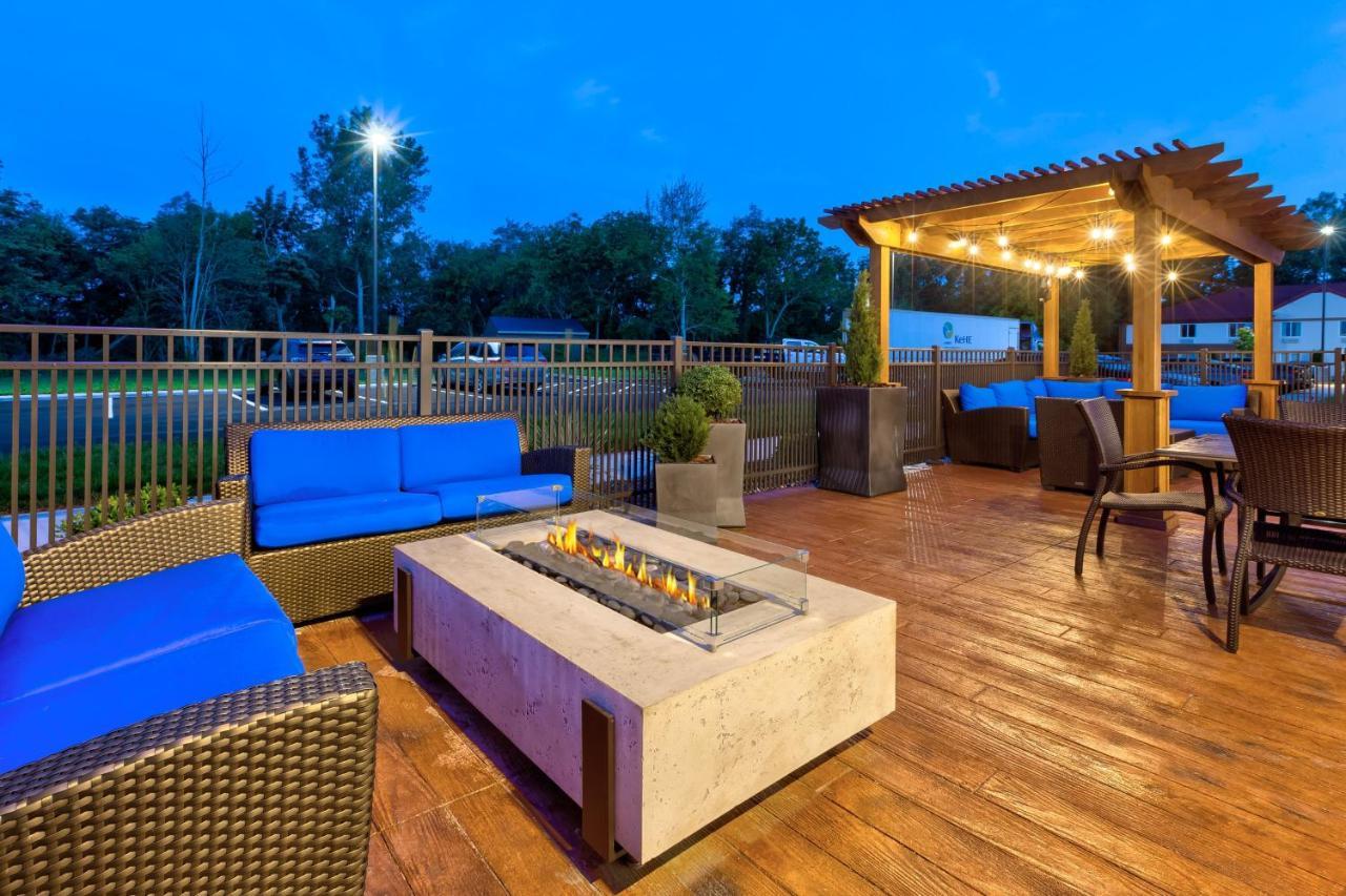 Holiday Inn Express & Suites - Milan - Sandusky Area By Ihg Buitenkant foto